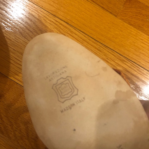 Manolo Blahnik - Picture 4 of 4